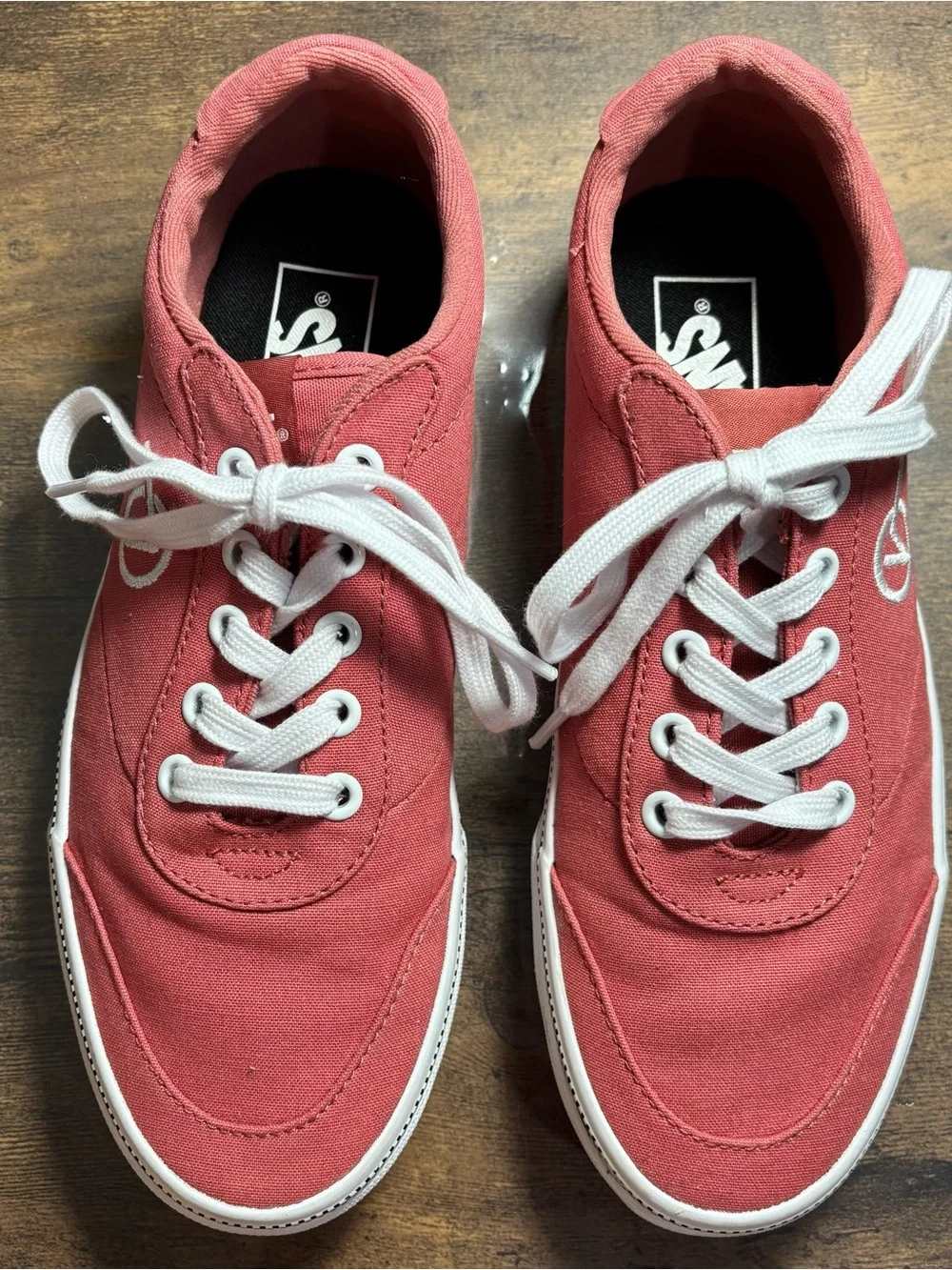 Vans Coral-Red Canvas Low-Top Sneakers with White Laces Sz 7 like NEW